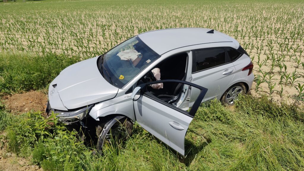 Verkehrsunfall mit verletzter Person auf der L445