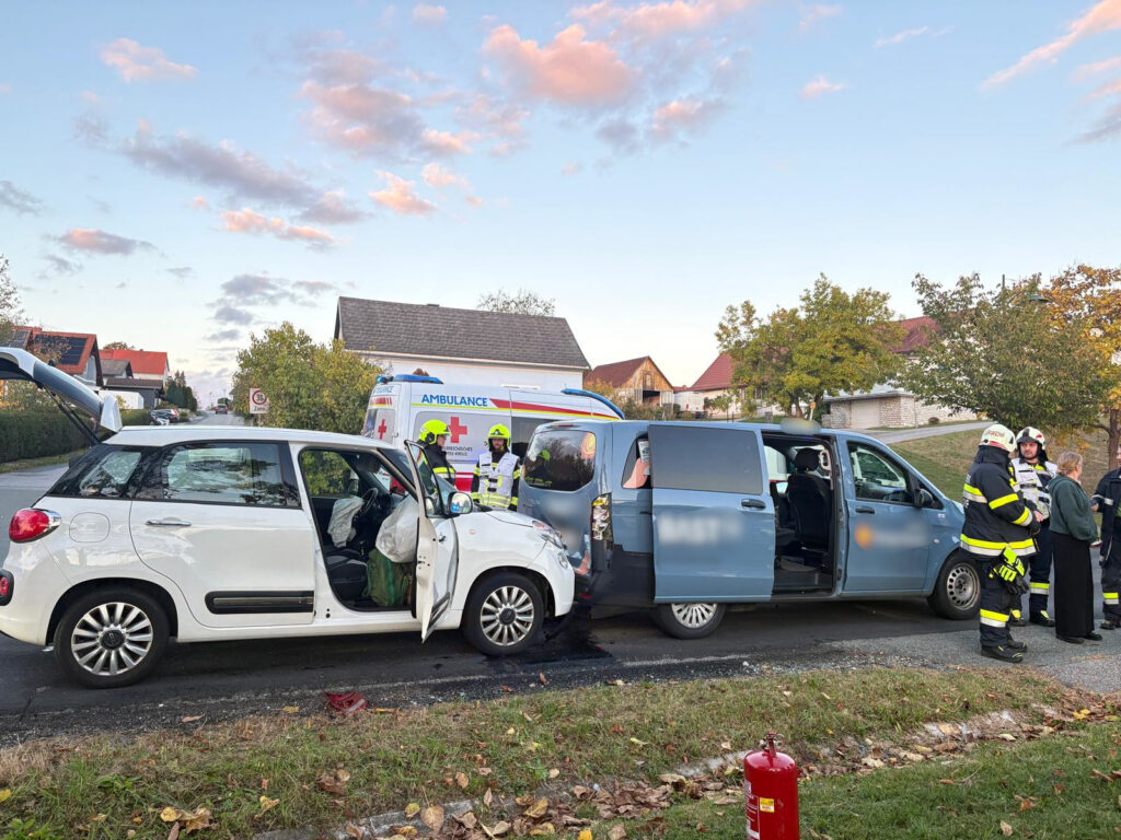 Verkehrsunfall mit zwei PKW im Ortsgebiet Dietersdorf